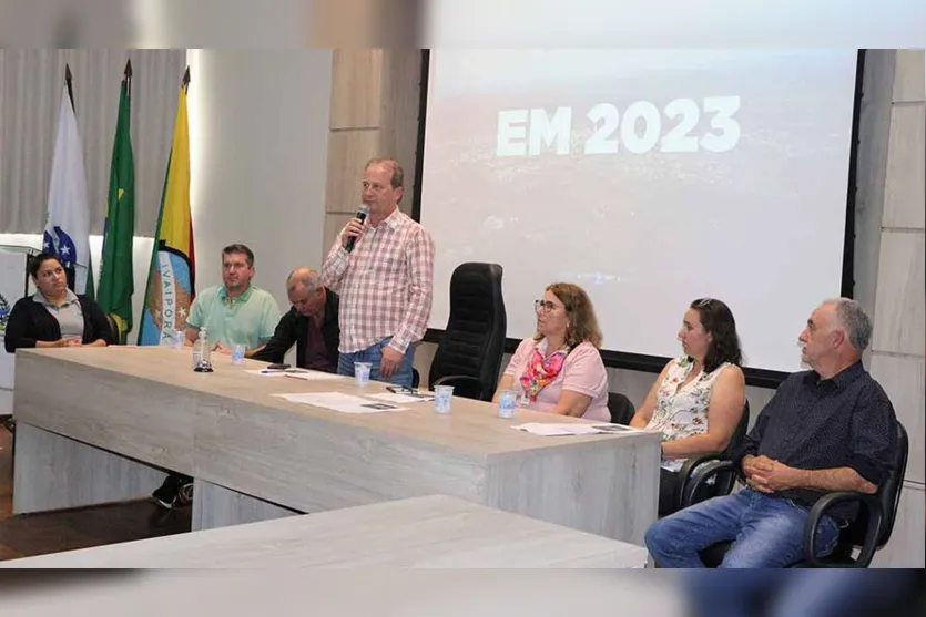  A reunião dos produtores ocorreu no Salão Nobre da Prefeitura 