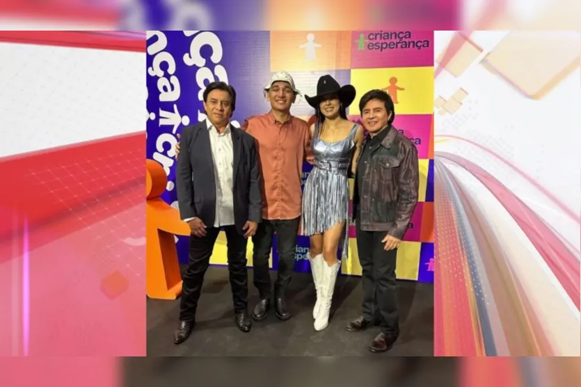  Ana Castela e outros artistas durante show 