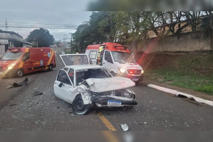 Colisão frontal deixa três feridos no Parque Bela Vista; veja