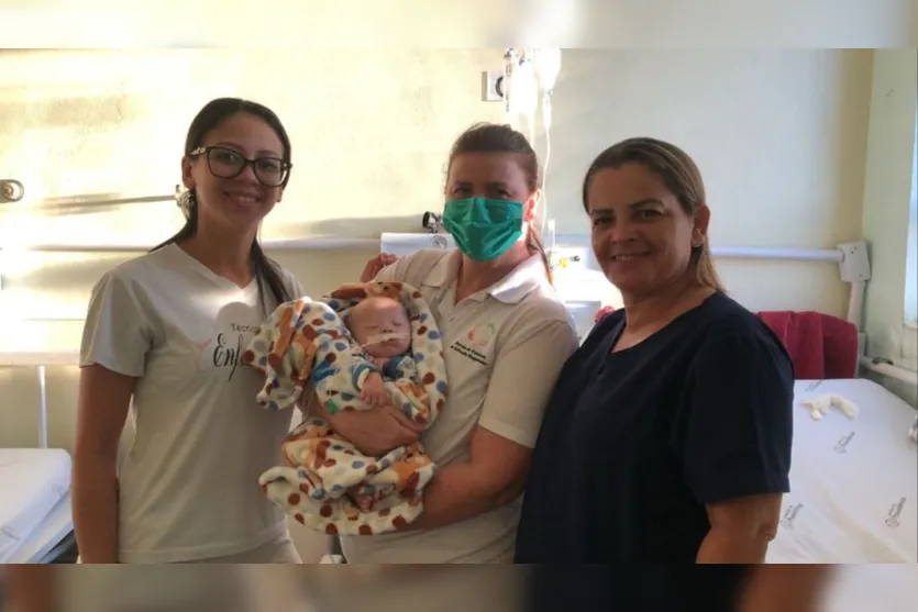 Equipe do Materno Infantil recebe agradecimento especial em Apucarana