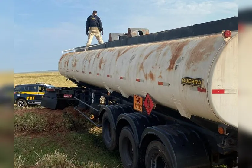  Havia 600 caixas de cigarros contrabandeados no tanque 