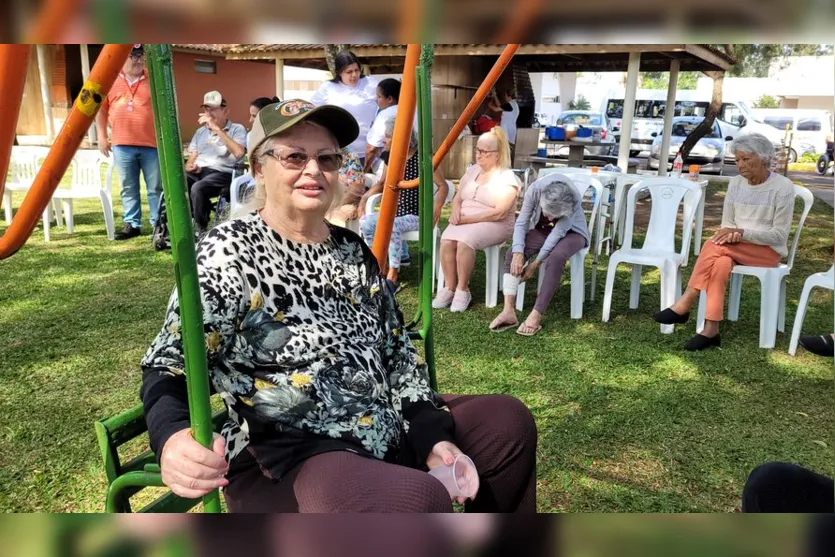  Idosos passaram a tarde no Clube de Campo Água Azul 