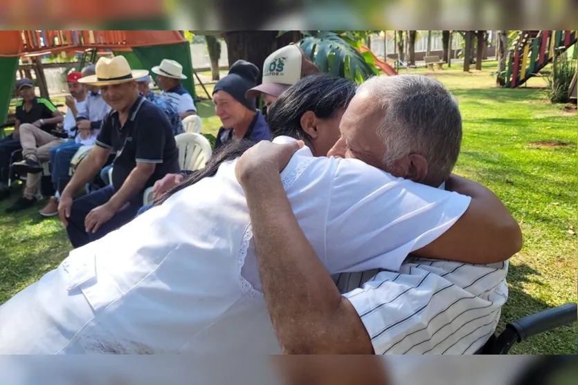  Idosos passaram a tarde no Clube de Campo Água Azul 