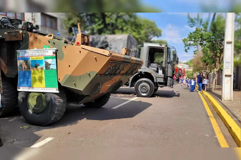  Os veículos do Exército estiveram no local 