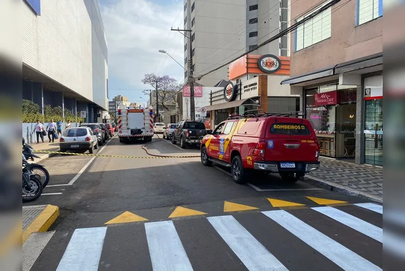 Pane elétrica causa incêndio em lanchonete no centro de Apucarana