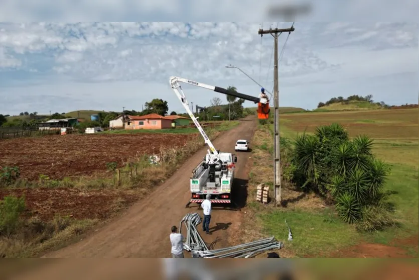 Região de 'Vila Rural Terra Prometida' ganha iluminação em LED