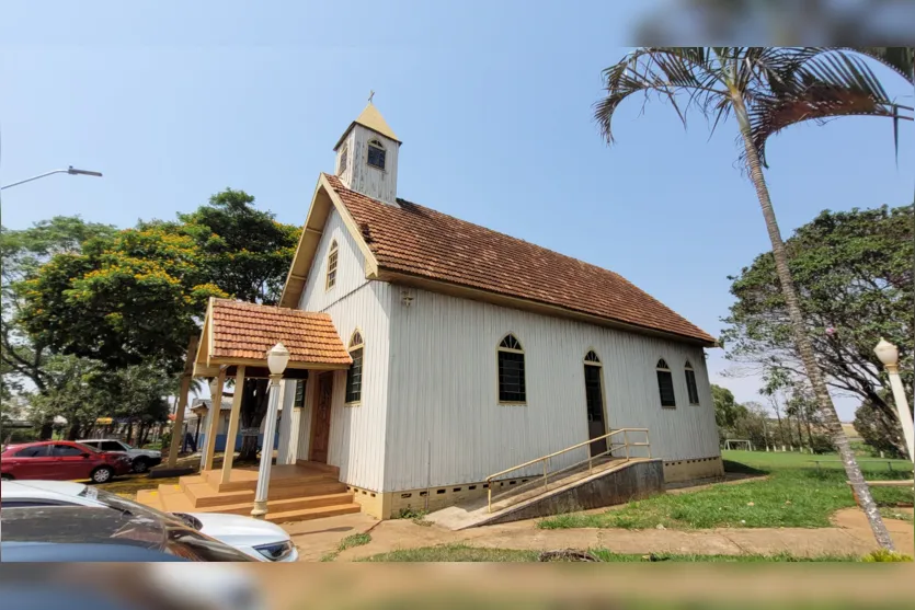 Capela de distrito é réplica da 1ª Igreja Matriz de Arapongas; vídeo