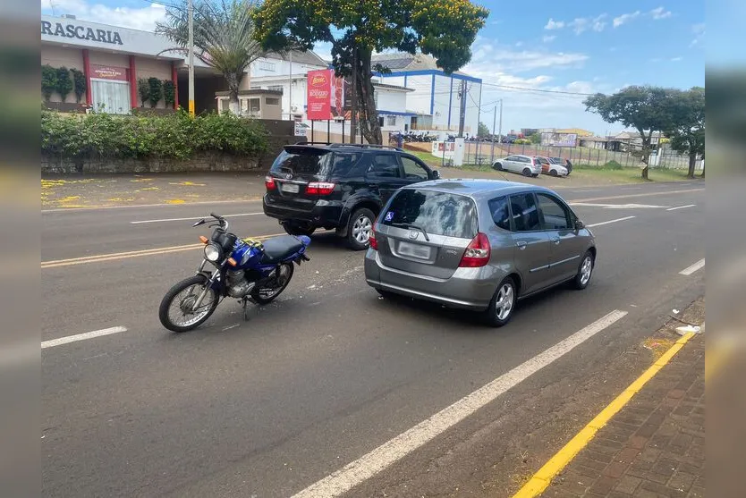 Colisão entre moto e carro deixa motociclista ferido em Apucarana