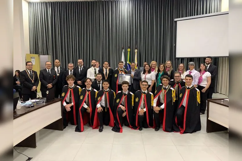  Conselheiro do Capítulo Ordem Demolay de Apucarana, Enzo Tagliari Fortuna, foi homenageado 