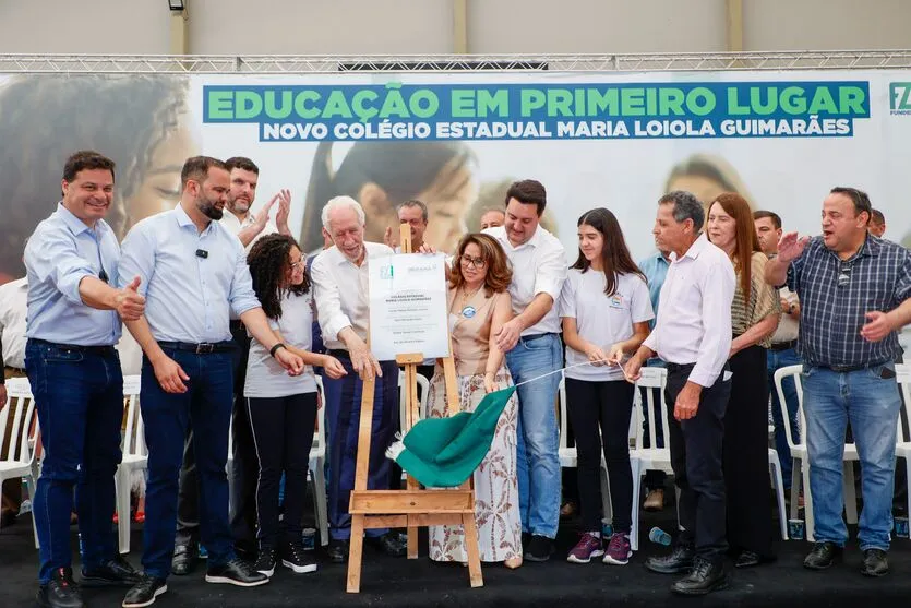  Governador entrega nova escola Maria Loiola Guimarães que tem capacidade para 900 alunos, em Ortigueira 