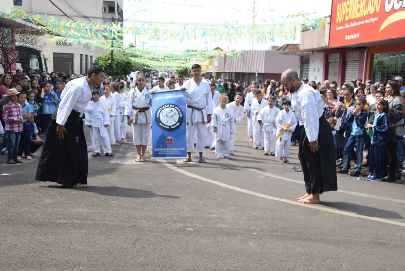  O evento aconteceu na Avenida Paraná na manhã de quinta-feira (7). 