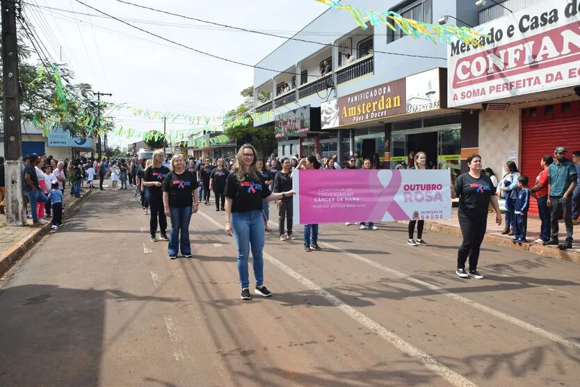  O evento aconteceu na Avenida Paraná na manhã de quinta-feira (7). 