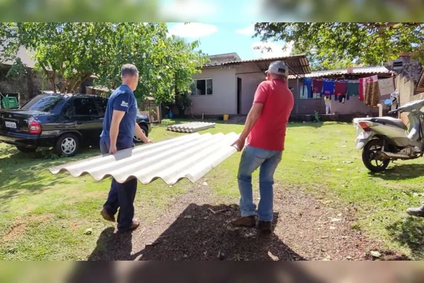  Segunda-feira é dia de trabalho para consertar casas em Jardim Alegre 