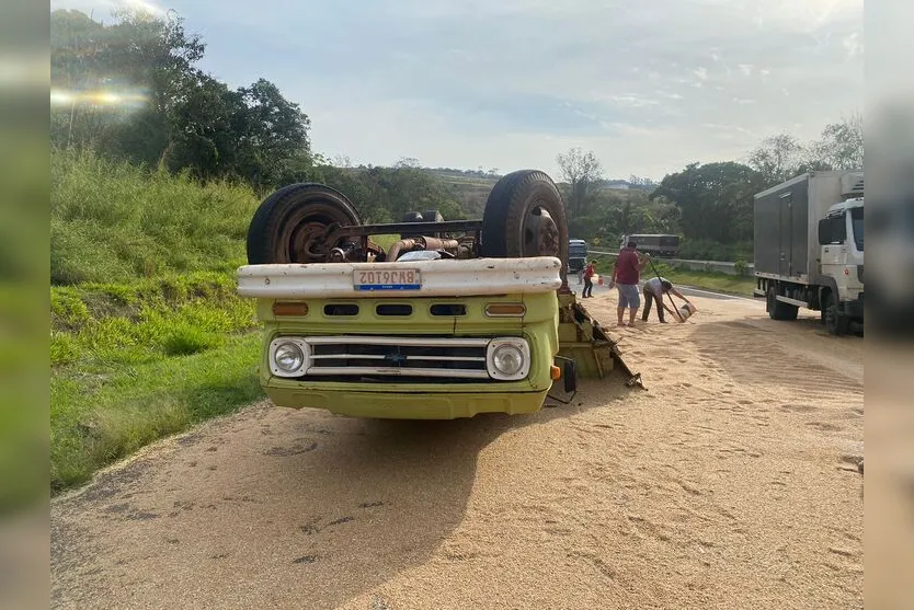  Veículo seguia sentido Curitiba quando perdeu o freio 