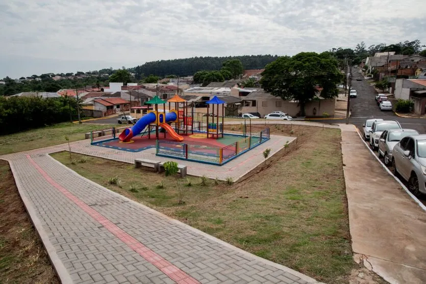  A quadra e a área de lazer foram construídas em terrenos cedidos 