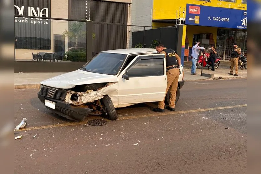 Câmera flagra acidente em Apucarana; motorista fugiu