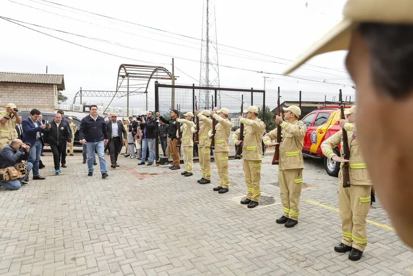  Colombo, 19 de outubro de 2023 - O governador Carlos Massa Ratinho Jr, inaugura Nova Sede dos Bombeiros em Colombo. 