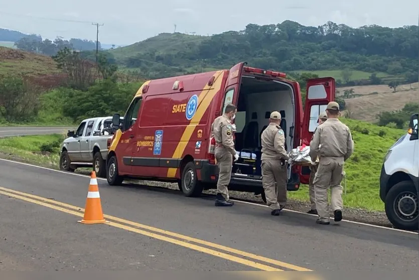 Duas pessoas ficam feridas após capotamento na Rodovia do Milho