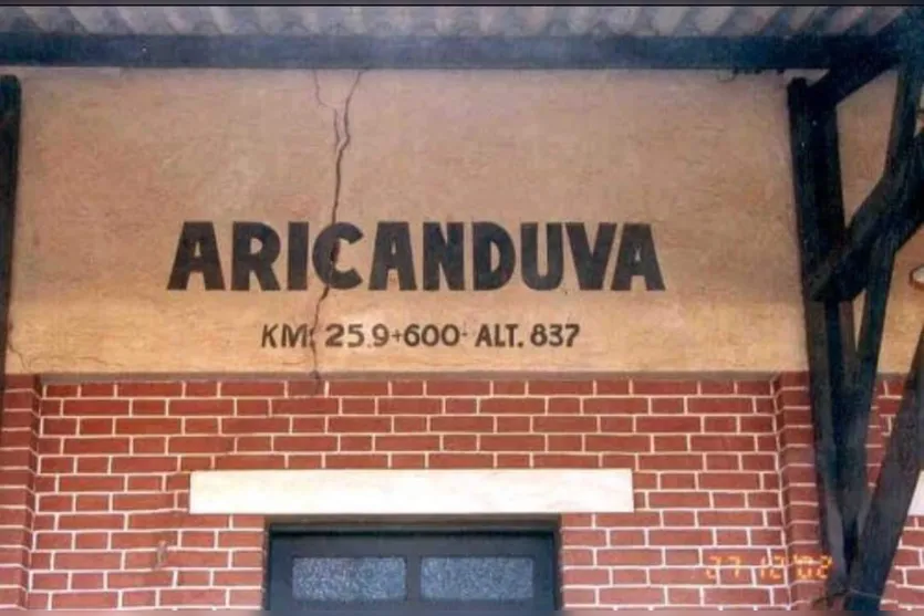  Estação ferroviária de Aricanduva ainda possui as marcações feitas quando foi inaugurada 
