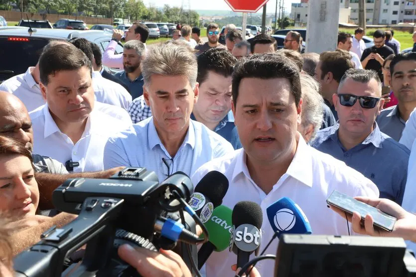  O governador Carlos Massa Ratinho Junior entrega as obras de duplicação do Contorno Oeste de Cascavel, que contemplam 19,07 quilômetros de extensão. - Cascavel, 08/11/2023 