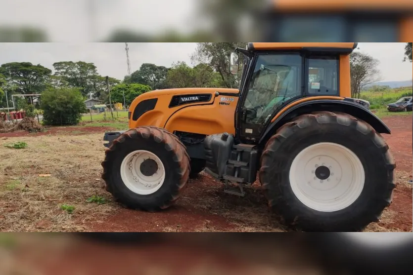  Tratores foram encontrados na madrugada desta quinta-feira 