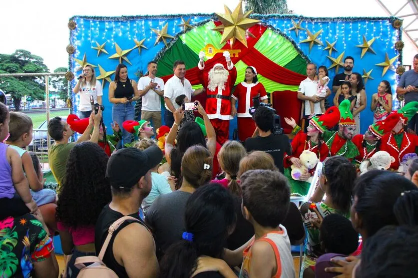 Abertura do Natal Luz 2023 é sucesso em Arapongas; veja fotos
