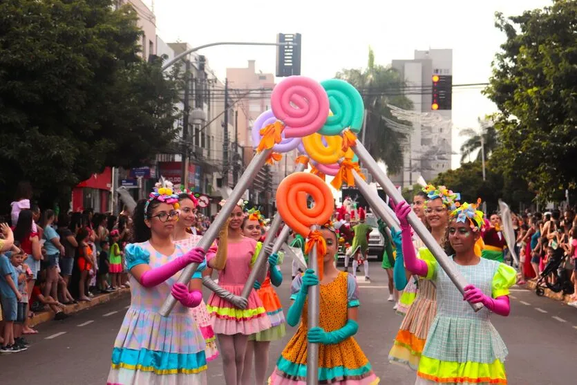 Abertura do Natal Luz 2023 é sucesso em Arapongas; veja fotos