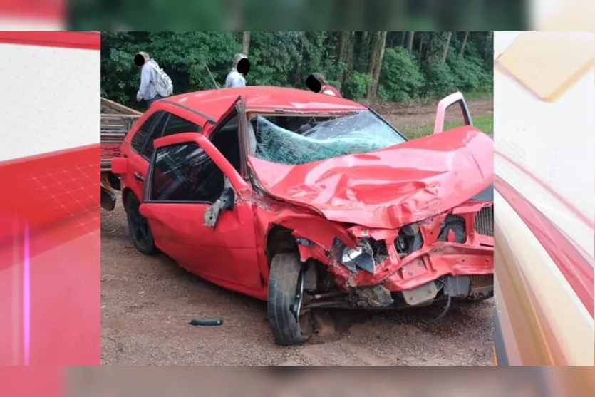 Caminhonete com trabalhadores na carroceria é atingida por carro no PR