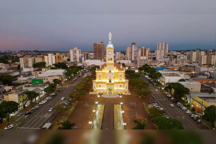  Catedral Nossa Senhora de Lourdes, de Apucarana 