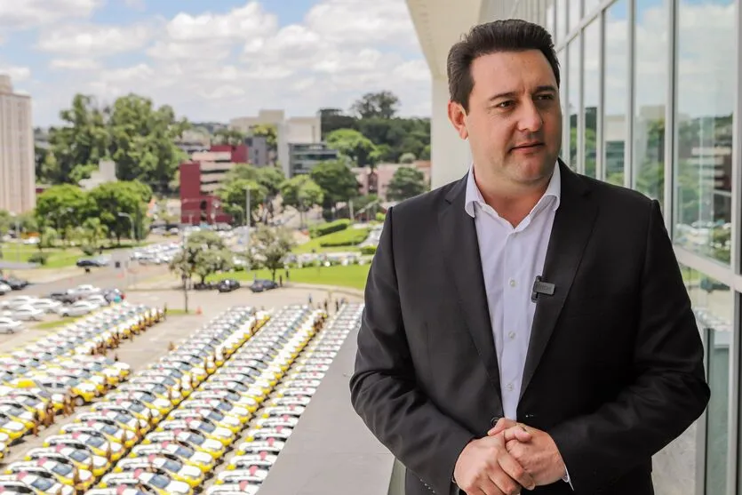  Governador Carlos Massa Ratinho Jr., entregou à Polícia Militar 100 viaturas semiblindadas e 42 para a patrulha rural 