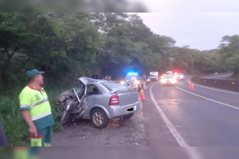 Mãe e filha morrem após motorista invadir contramão da BR-277 no PR