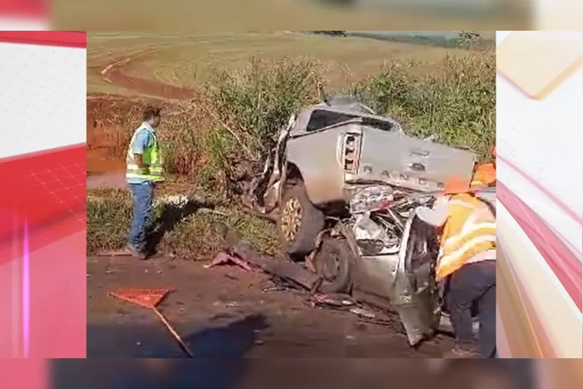  O acidente envolveu dois carros e uma carreta, na manhã desta quinta-feira 