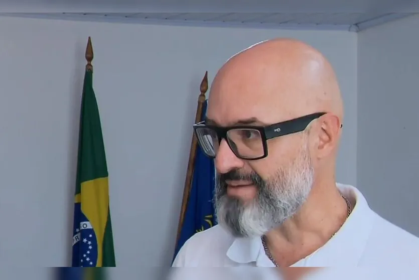  Secretário Municipal de Educação, Adrian Matoso, entregou o cargo nesta terça (5) 