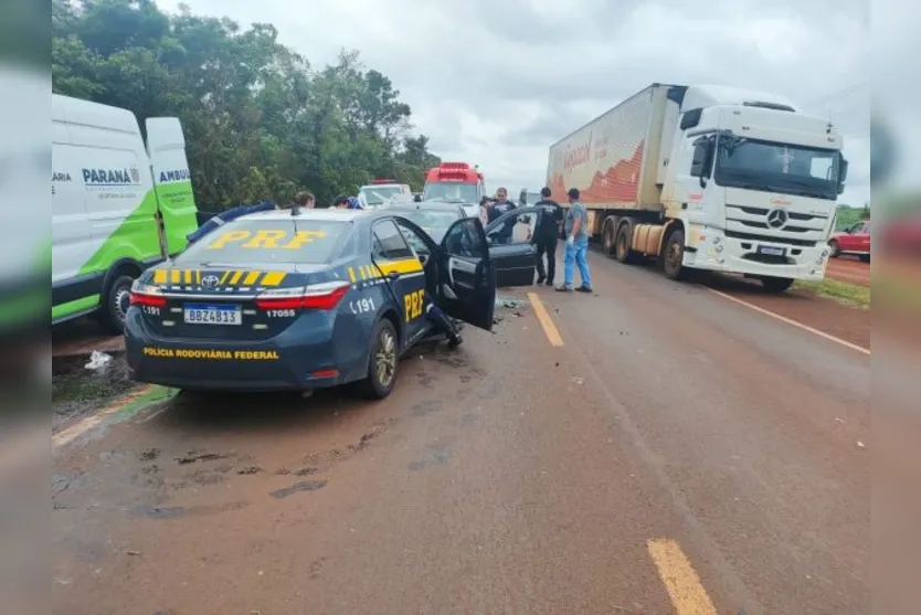Viatura da PRF se envolve em acidente na BR-369 no Paraná