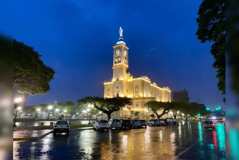 Catedral em fotos: veja as várias faces do cartão-postal apucaranense
