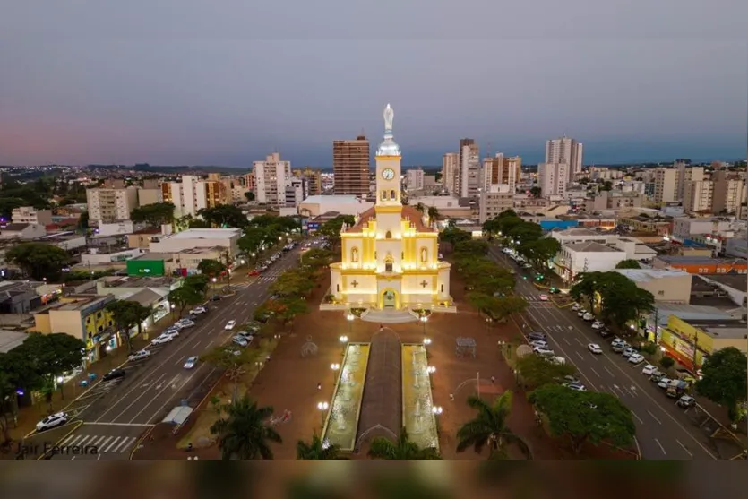 Catedral em fotos: veja as várias faces do cartão-postal apucaranense
