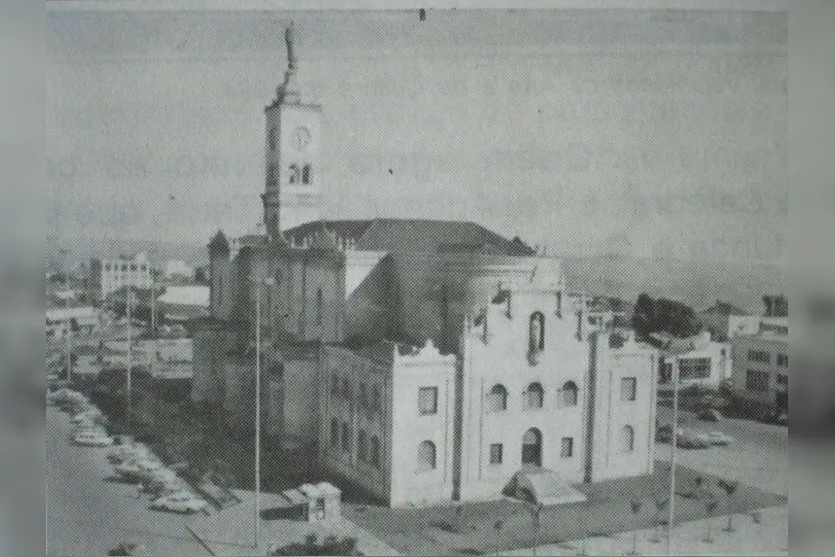 Catedral em fotos: veja as várias faces do cartão-postal apucaranense