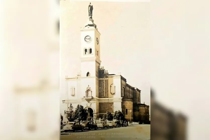 Catedral em fotos: veja as várias faces do cartão-postal apucaranense