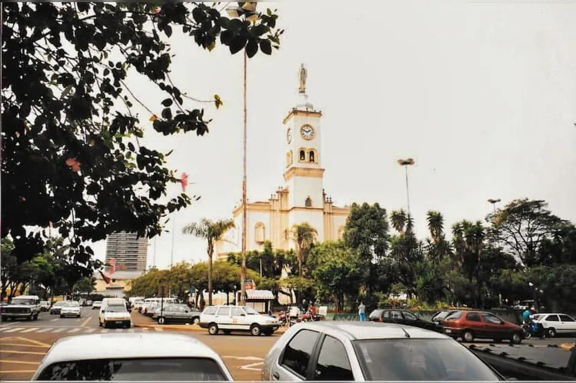 Catedral em fotos: veja as várias faces do cartão-postal apucaranense