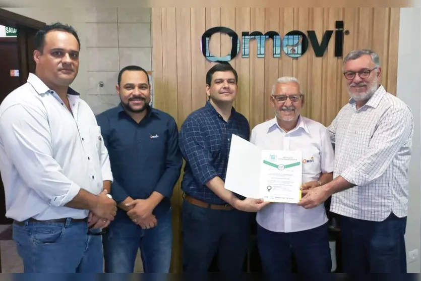  Entrega do Ecoselo para Luiz Moreno Lopes e Irineu Antônio Borrasca, da QMovi 