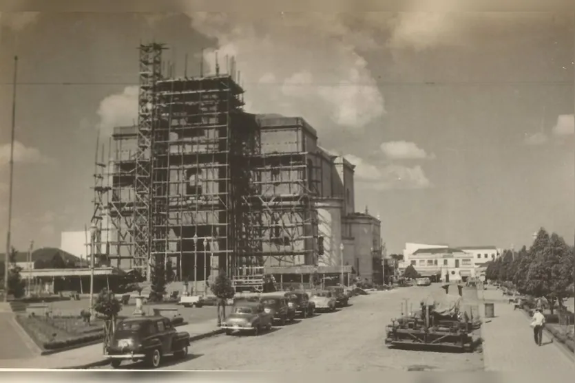  Início da construção  da Catedral foi em 1949 
