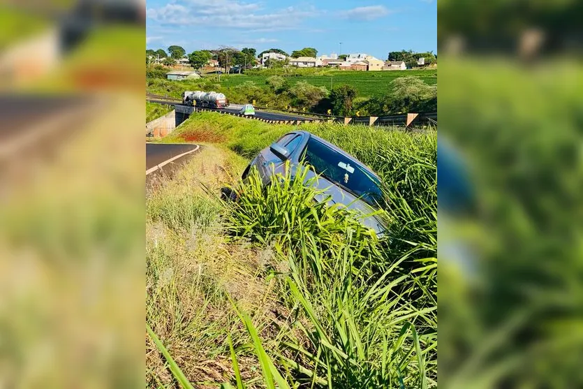 Motorista abandona carro após sofrer acidente na BR-376 em Apucarana