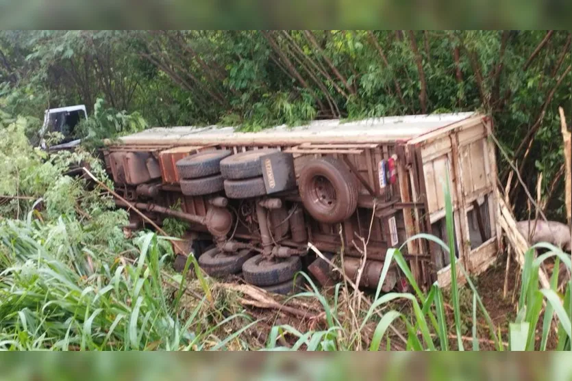  O acidente foi na manhã desta sexta-feira 