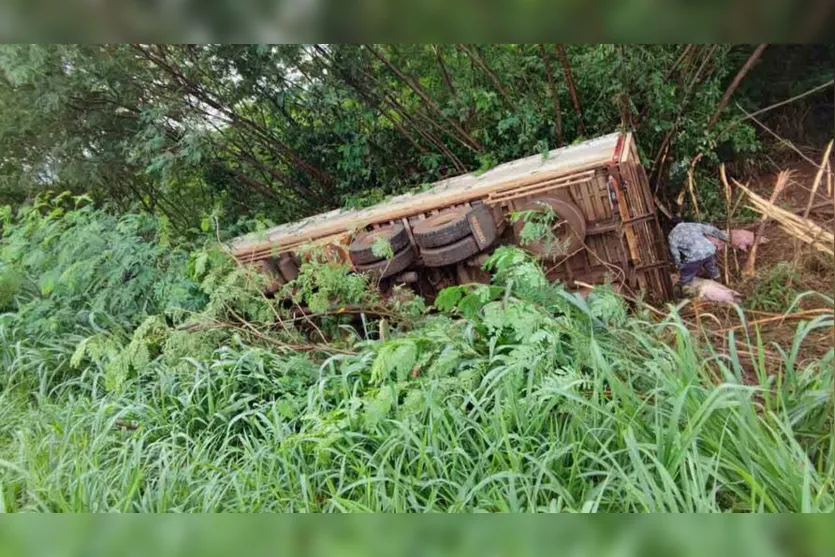  O acidente foi na manhã desta sexta-feira 