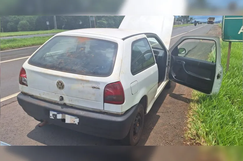  O carro foi recuperado na manhã desta segunda-feira 