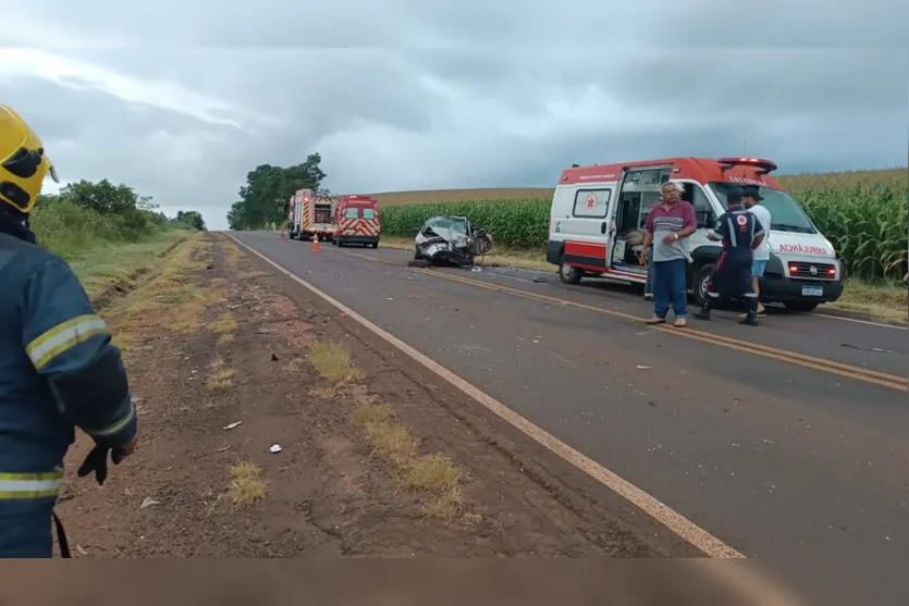  O corpo de Bombeiros e Samu de Apucarana também atenderam a ocorrência. 