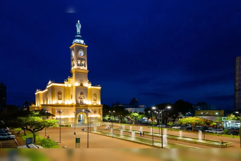  O projeto de modernização da iluminação pública de Apucarana foi levado a dezenas de bairros 