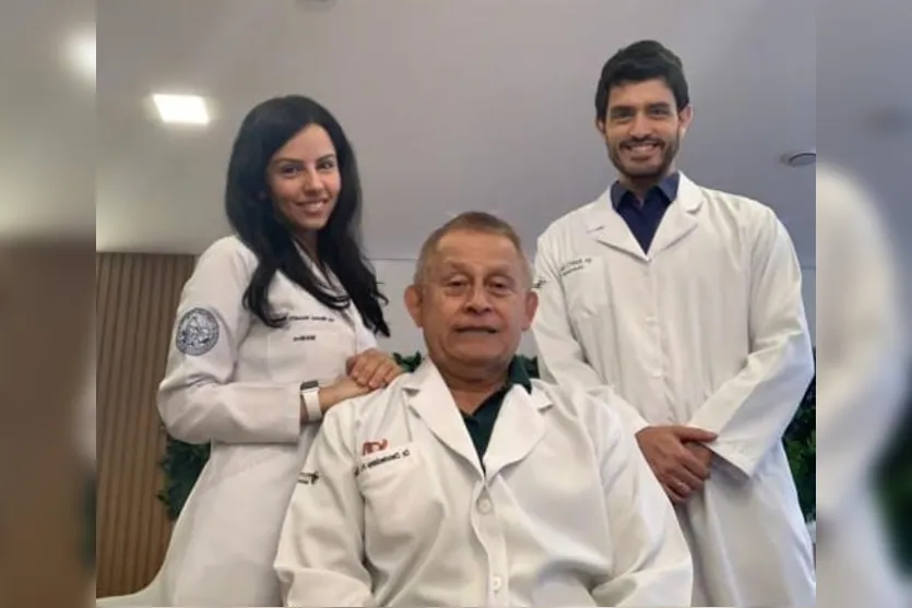  Os oftalmologistas Dr. André Iazzetti Sigueta, Dr.ᵃ Marina Iazzetti Sigueta e Dr. Deocleciano Haruyuki Sigueta 