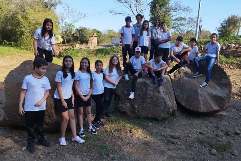 PR estimula estudantes da rede municipal a valorizar turismo regional