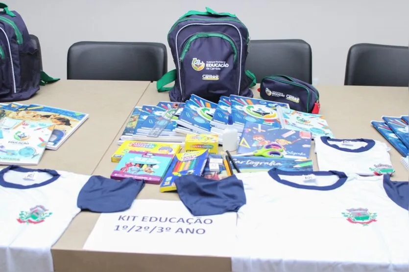 Prefeitura de Cambira adquire kits escolares para estudantes; confira